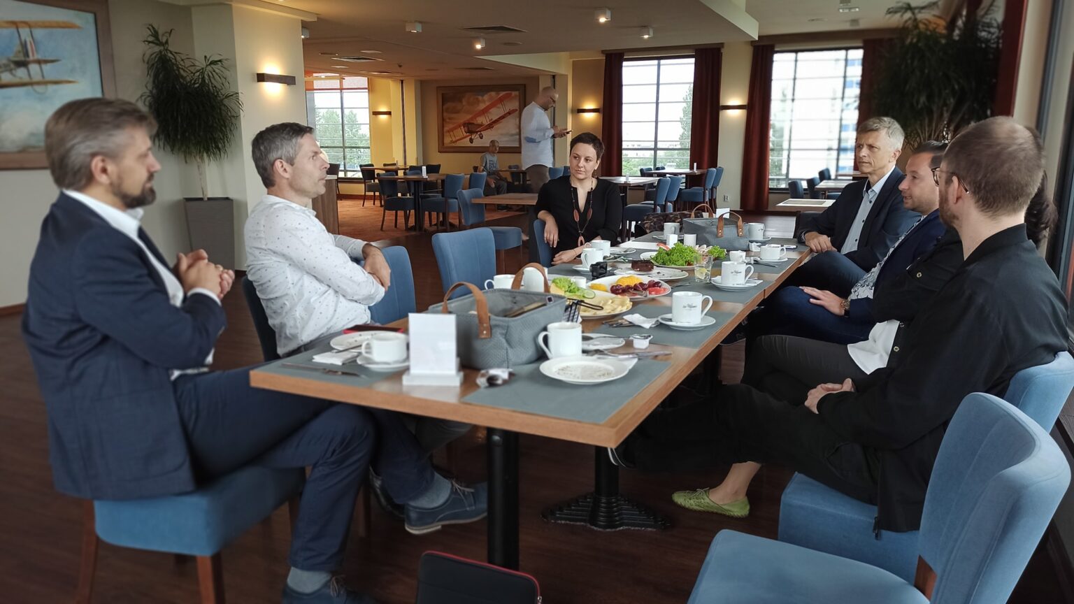 Tomasz więcek z horyzont projekt dotacje katowice podczas śniadanie